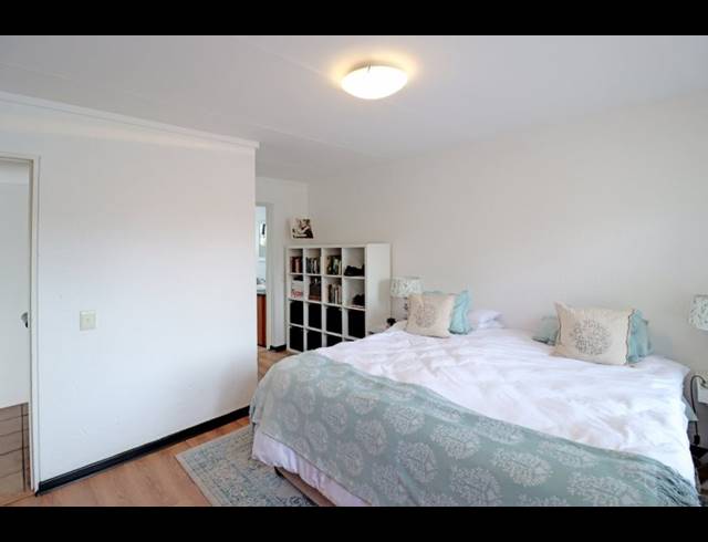 2 BEDROOM TOWNHOUSE FOR SALE IN DARRENWOOD
